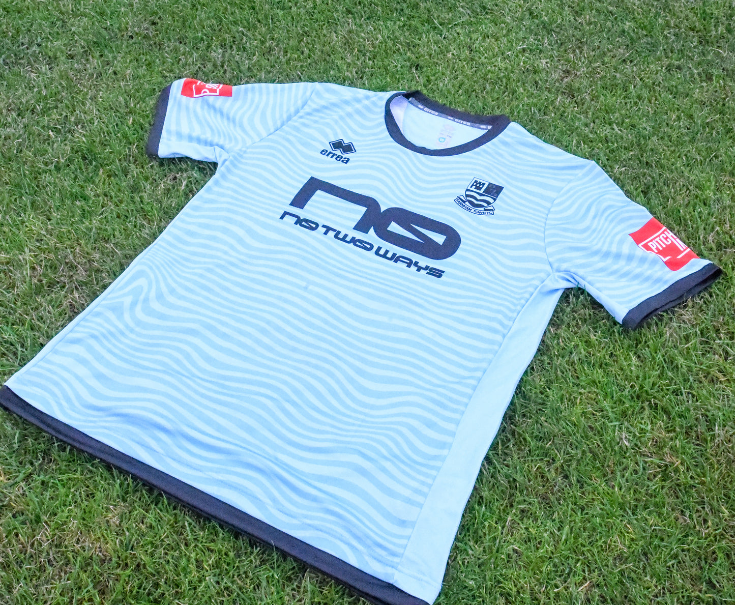 Farnham Town 2025/26 Third Shirt